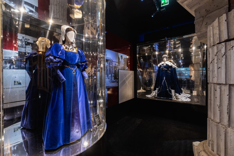 Angelina Jolie in Maria&copy;BlackAlpaca